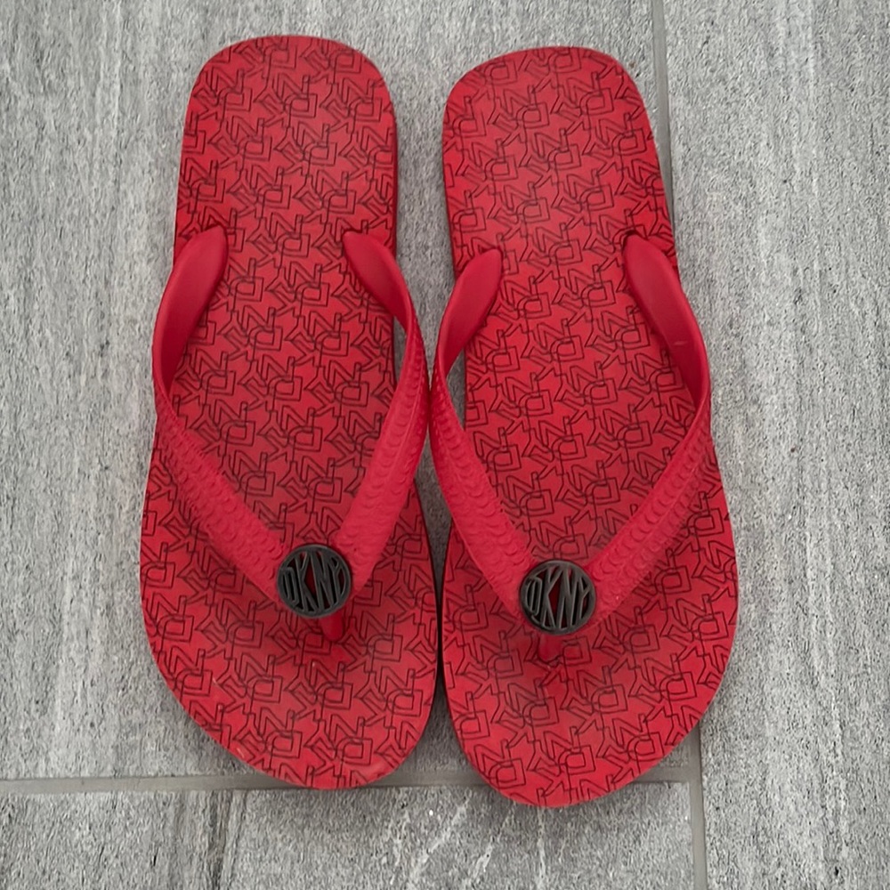 DKNY flip flops
